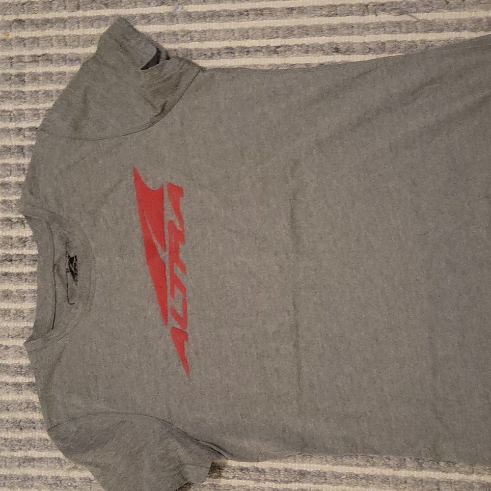 Altra t-shirt